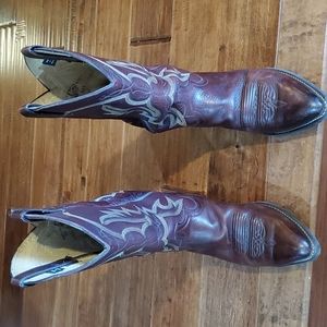 Justin Cowboy Boots. Size 10.5 D. Brown.